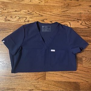 Figs One Pocket Scrub Top in Navy Women’s size XS